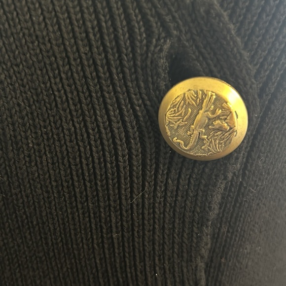 Stunning and classic cardigan sweater with ornamental brass buttons - Picture 3 of 8
